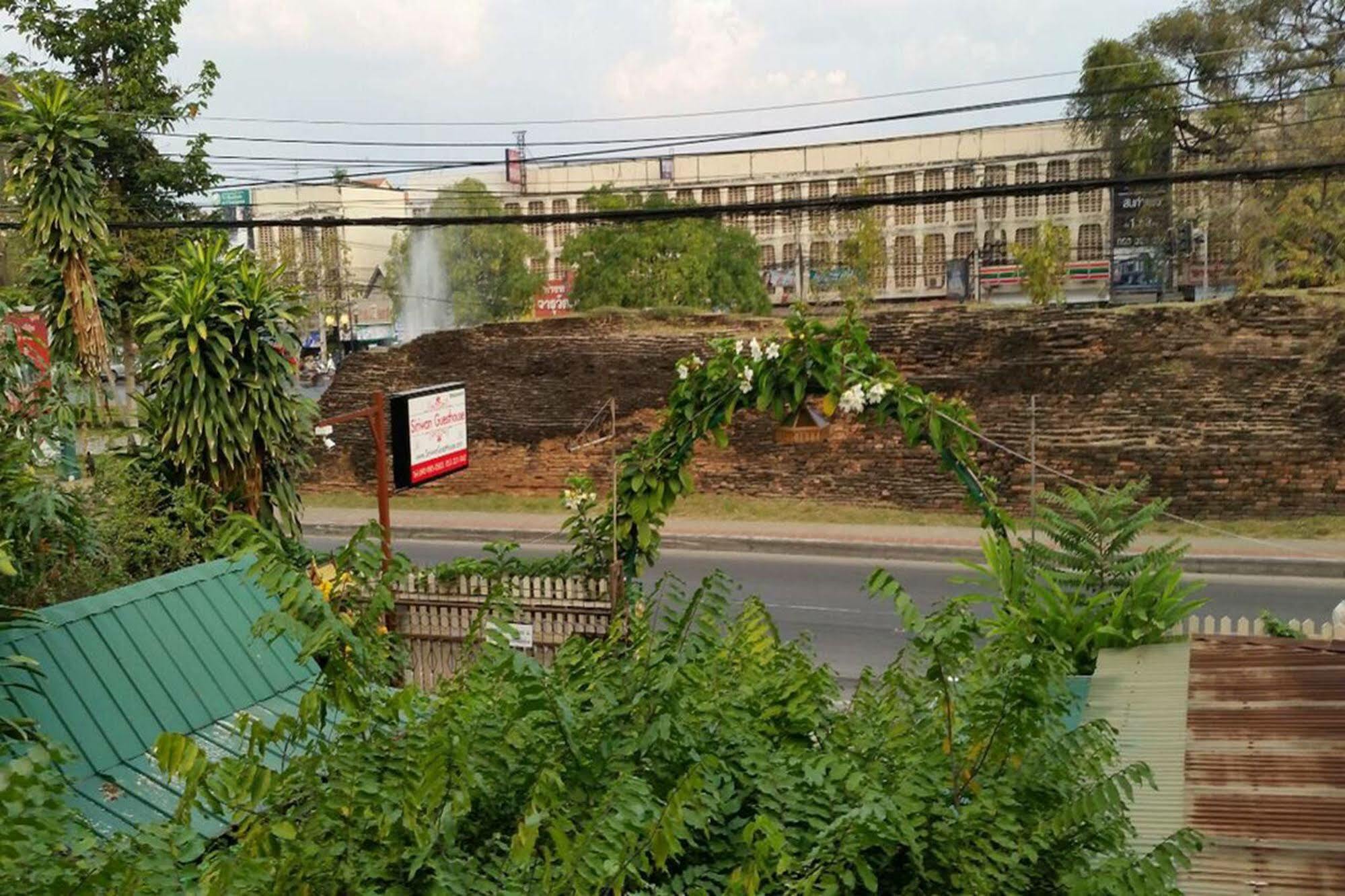 Siriwan Guesthouse Chiang Mai Dış mekan fotoğraf