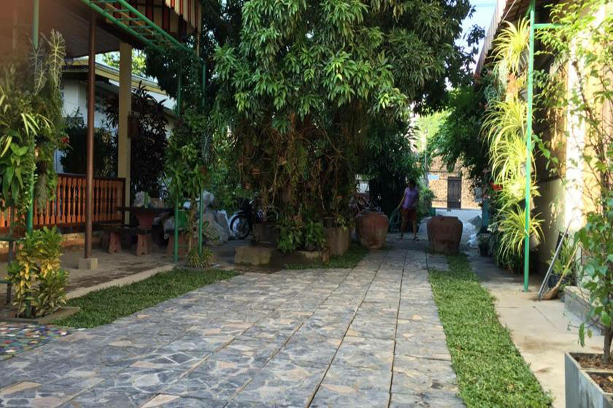 Siriwan Guesthouse Chiang Mai Dış mekan fotoğraf